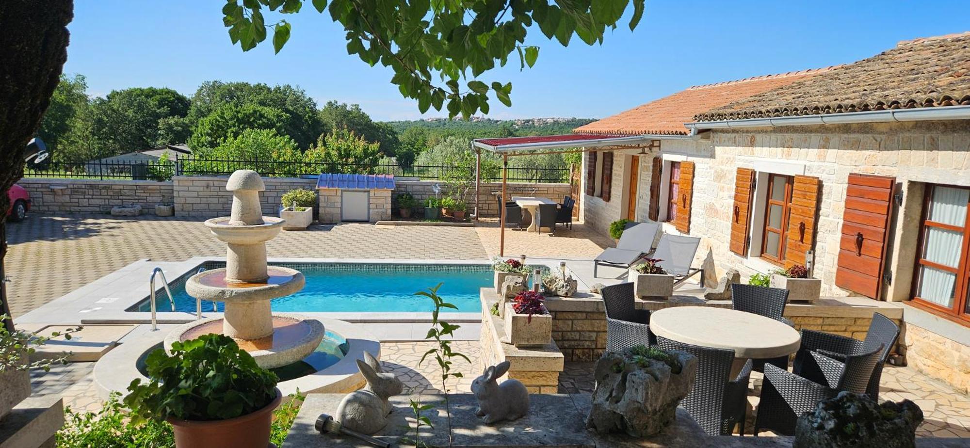 Apartments Vesna With Pool - New! Sveti Lovrec Pazenaticki Exterior photo